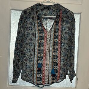 Tolani Women’s Blue multicolored bohemian style long sleeve top size medium